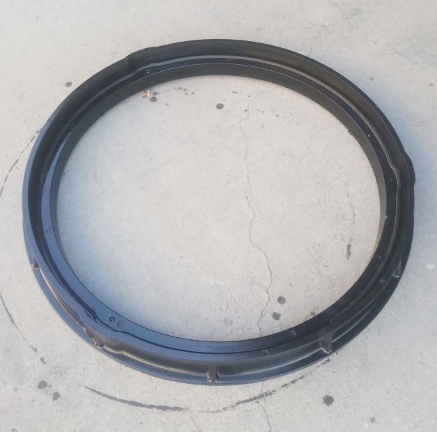 Process Hydraulic Pressing Fiberglass Manhole Lid Durable Load Capacity Up To 40 Tons For Road Maintenance