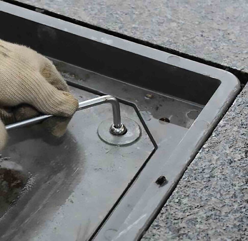 Anti-Slip Composite Manhole Cover with 40 Tons Load Capacity and Chemical Resistance for Roadside Use